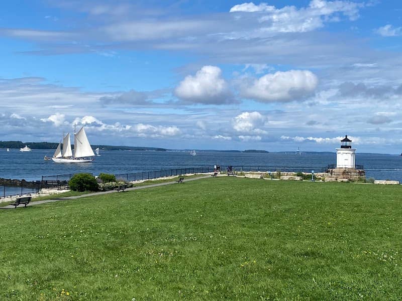 Bug Light Park - Image 1