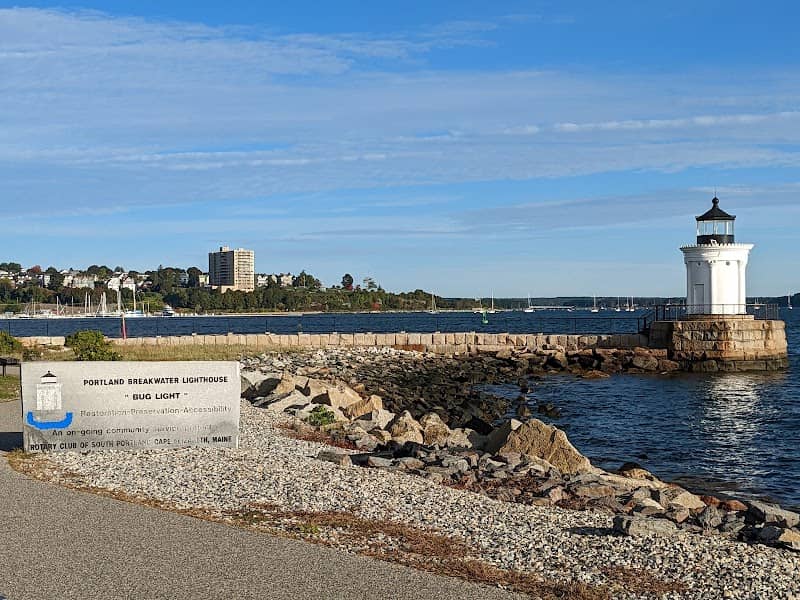 Bug Light Park - Image 2