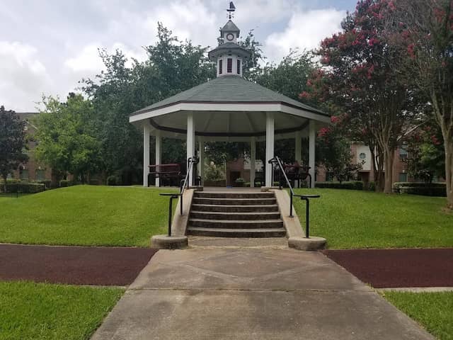 Walnut Park - Image 1
