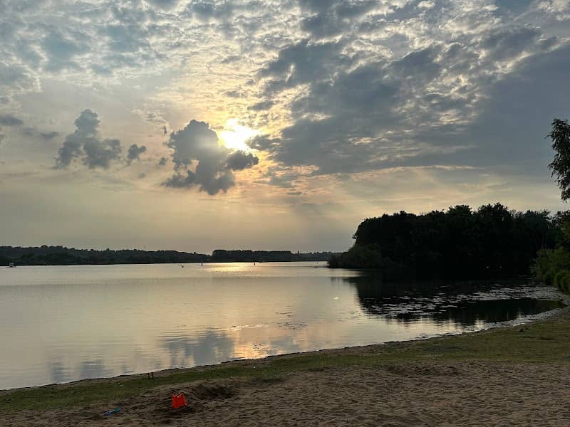 Sandy Beach - Strathclyde Park - Image 2