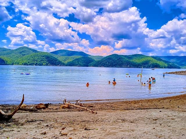 Lake Moomaw - Image 1