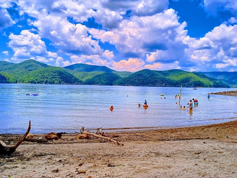 Lake Moomaw - Image 1