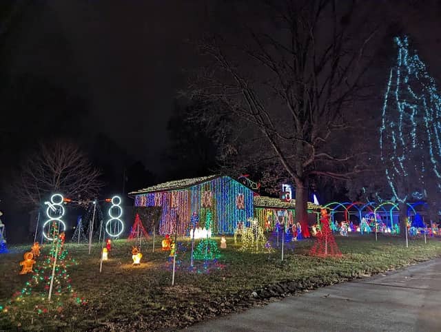 Longacre Family Christmas Lights - Image 3