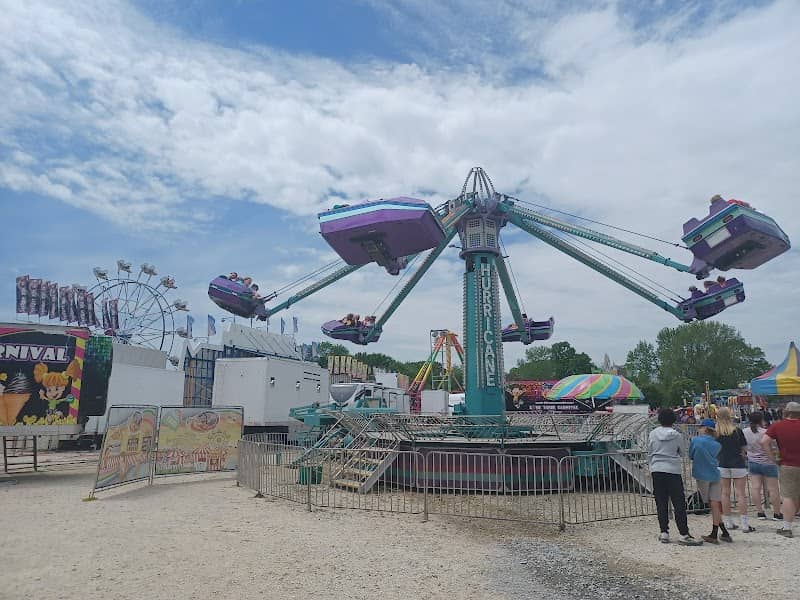 World's Biggest Fish Fry - Image 2