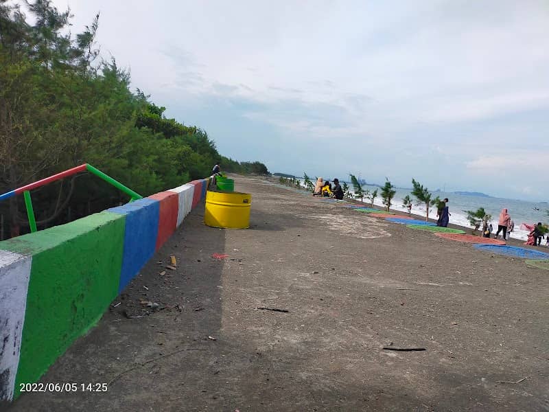 Pantai Cemara Jajar Tegalkamulyan - Image 1