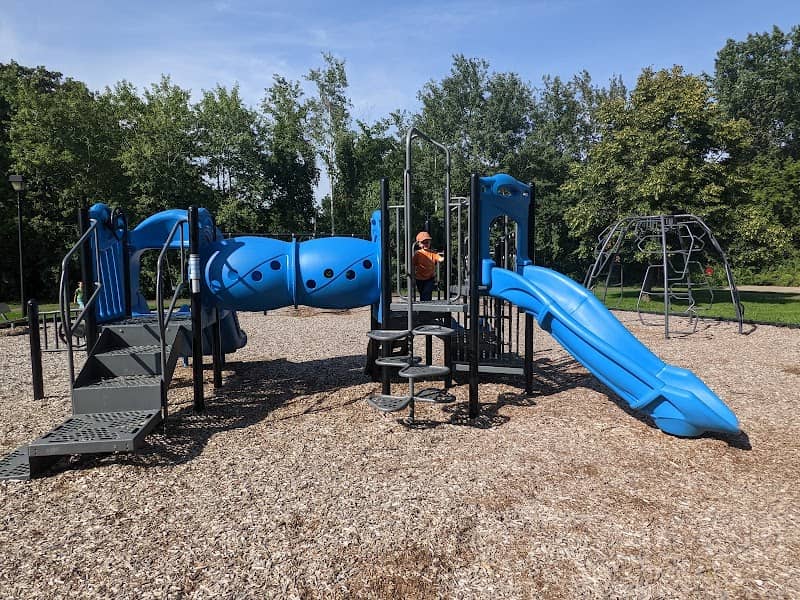Broken Oaks Park - Image 1