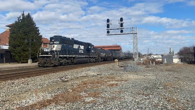 Salisbury Railfanning Area - Image 2