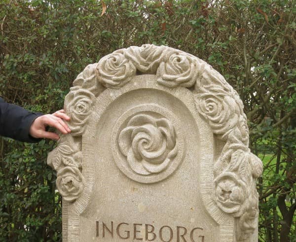 Stadtfriedhof Hornburg, Rosengrabstein - Image 1