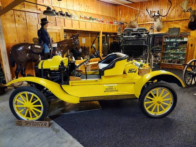 Messenger's Old West Museum - Image 3