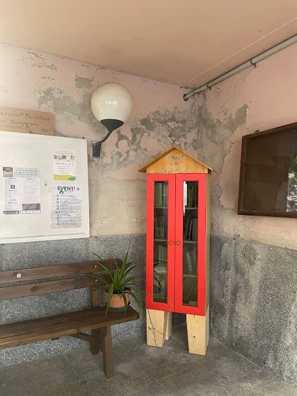 Casetta Book Crossing 1 - Image 1