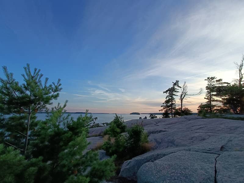 Harold Point Viewing Rocks ( Kilbear Provincial Park ) ) - Image 2