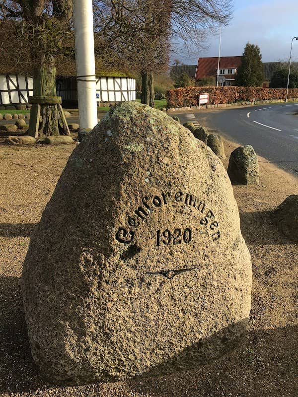 Genforeningssten i Davinde - Image 1