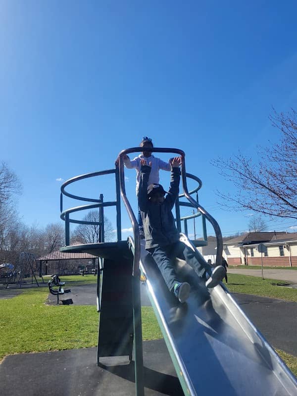 Beech St Park - Image 2