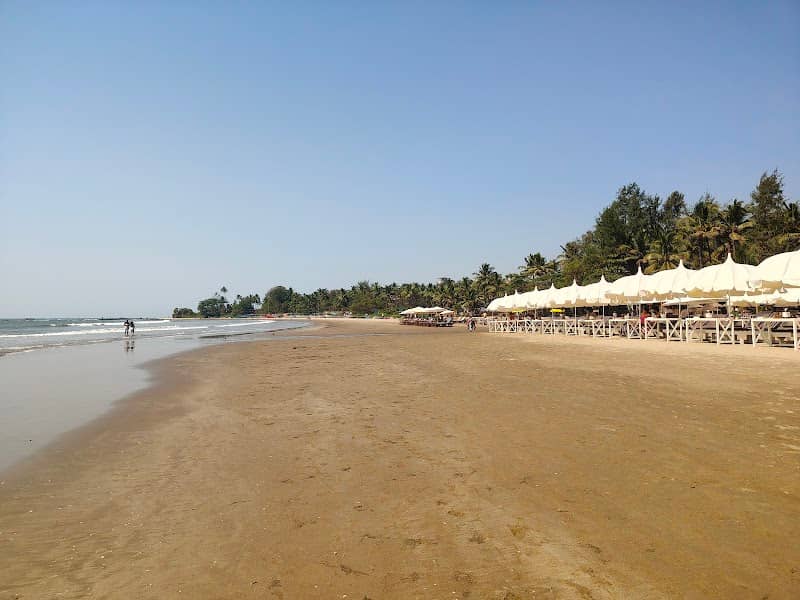 Morjim Beach - Image 1