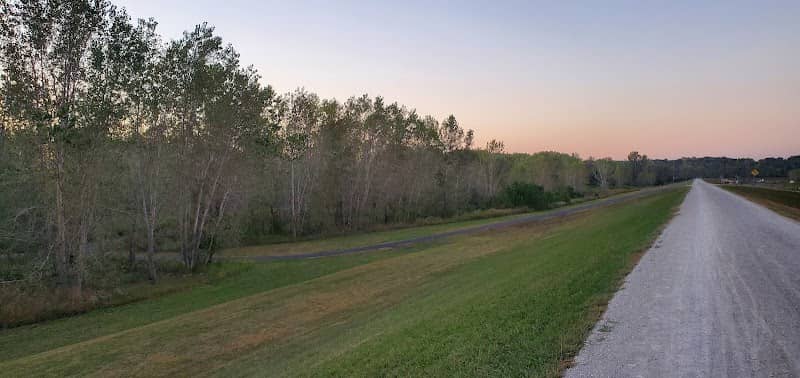 Missouri Riverfront Trail Trailhead - Image 1