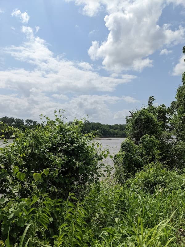 Missouri Riverfront Trail Trailhead - Image 2