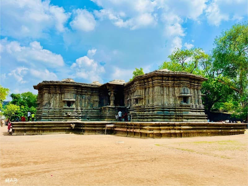 Thousand pillar Shila shasanm - Image 1