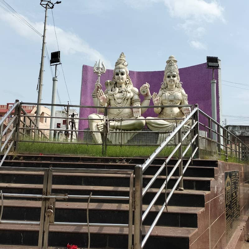 Sri Sri Sri Gauri Parameshwar Statue - Image 2