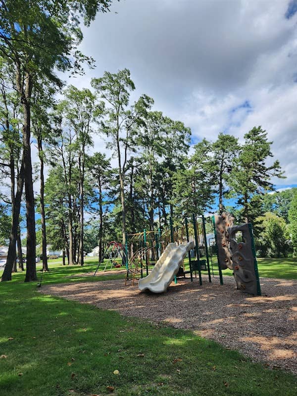 Boxwood Park - Image 3