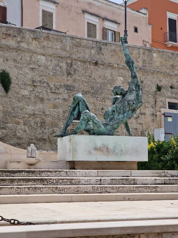 Monumento ai marinai d'Italia - Image 2