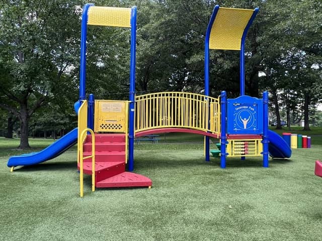 Sinnissippi Park - Image 1