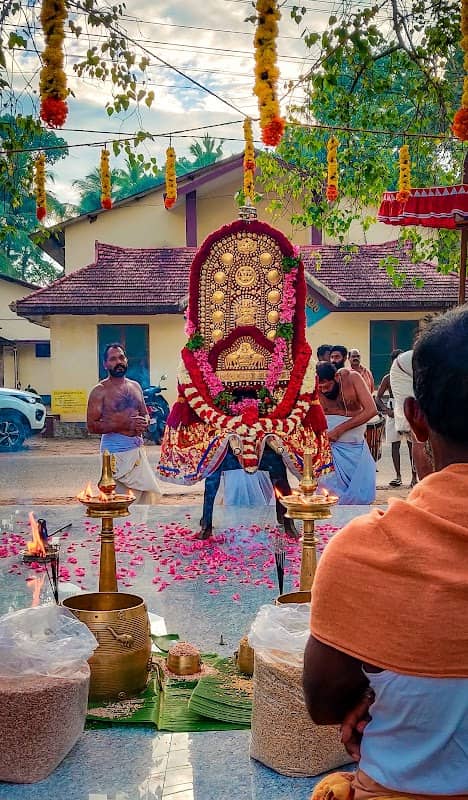 Vathikulangara Temple Pond - Image 1