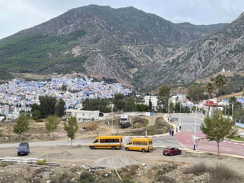 Vue panoramique sur la ville - Image 1