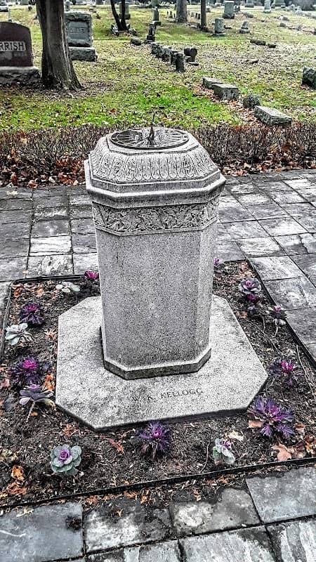 Grave of W.K. Kellogg - Image 2