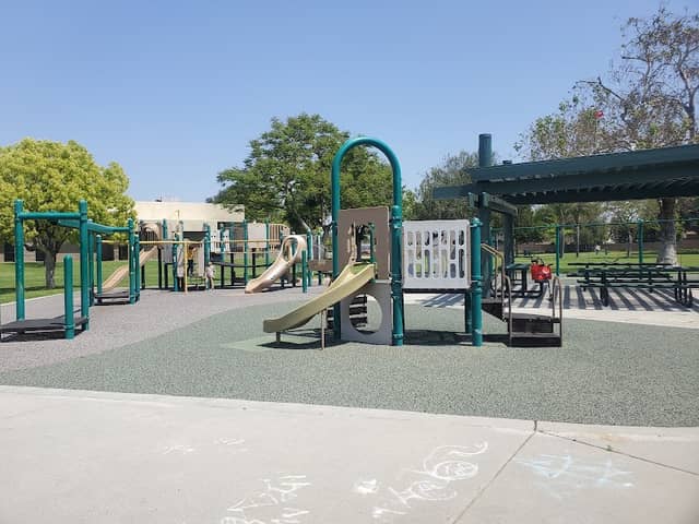 Oak Knoll Park - Image 1