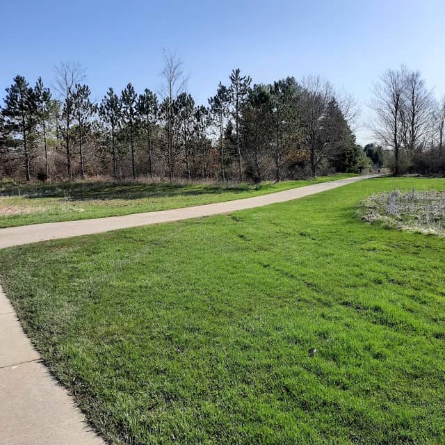 Sleepy Hollow State Park - Parking Lot - South East - Image 1