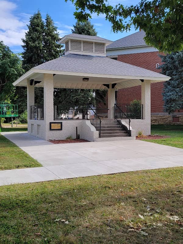 Lyons Four Square Park - Image 1