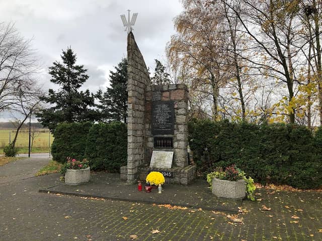 Pomnik Żołnierzy Wojska Polskiego i Armii Czerwonej - Image 1