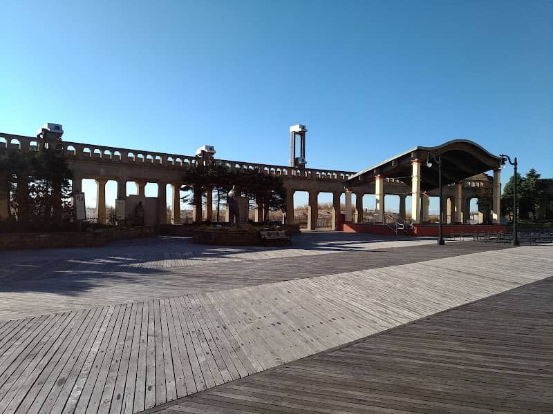Kennedy Plaza - Image 1