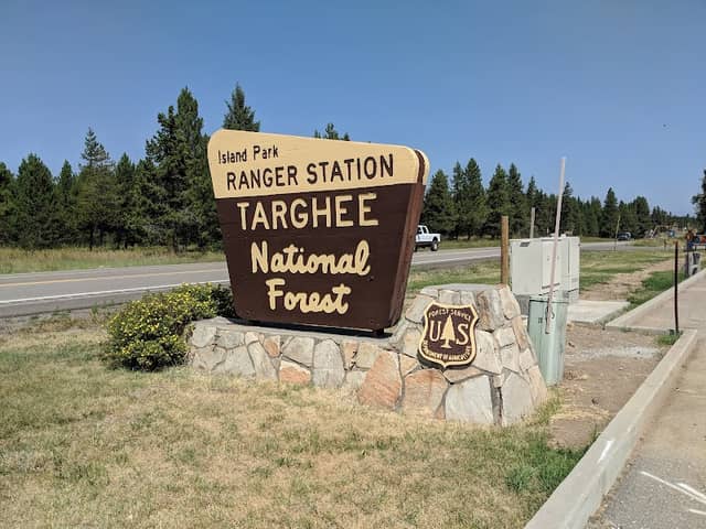 Island Park Ranger Station - Image 2