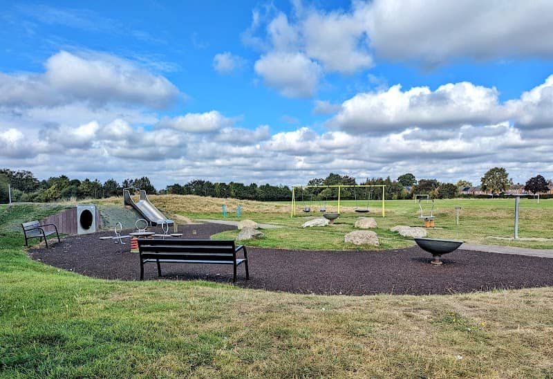 Featherbed playground - Image 1