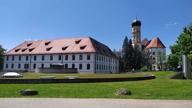 Schloss Marktoberdorf - Image 1