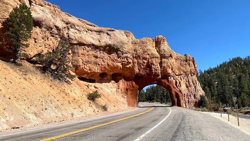 Red Canyon Arch - Image 3