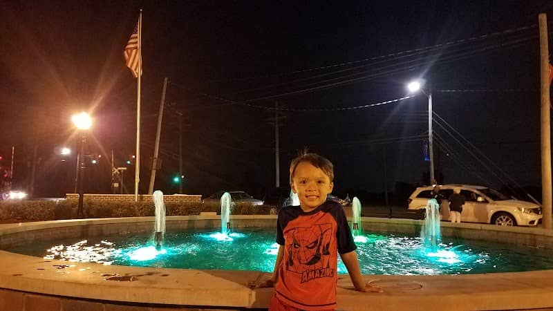 Fountain Park - Image 1