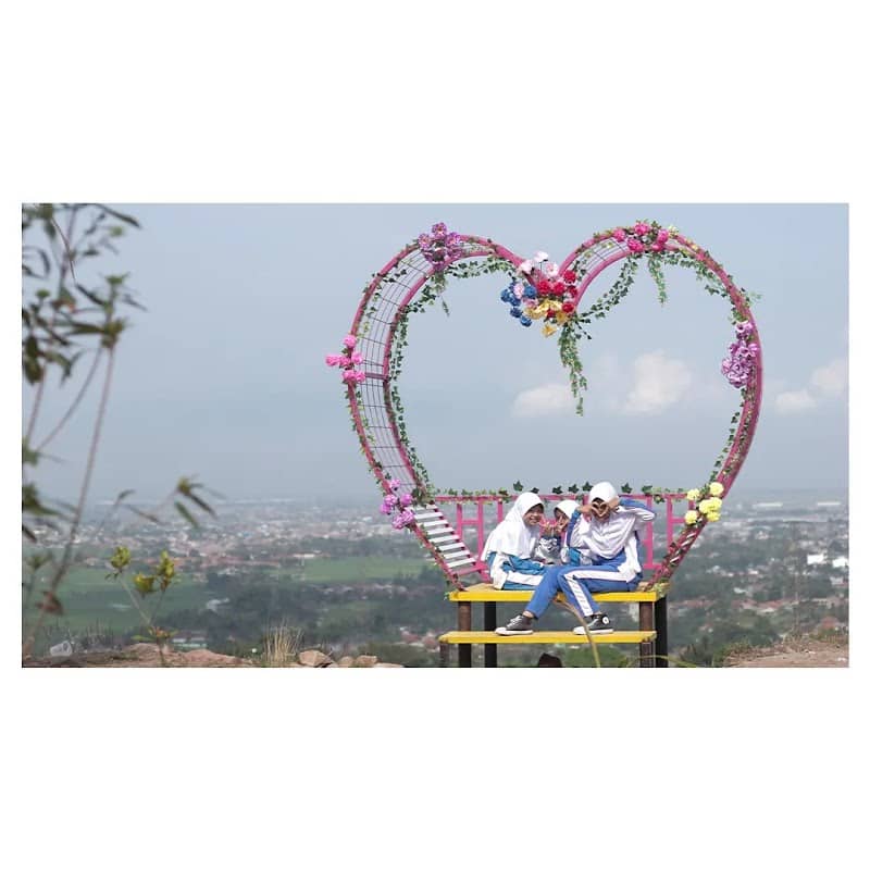 TERAS GUNUNG GEULIS - Image 1