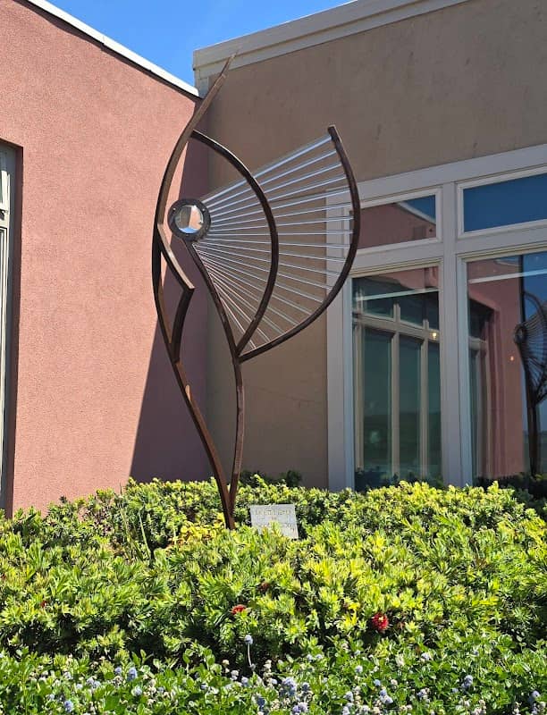 Light Harp Statue - Image 1