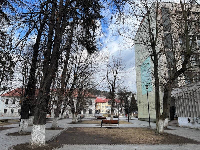 Parcul de langa Posta Veche - Image 1