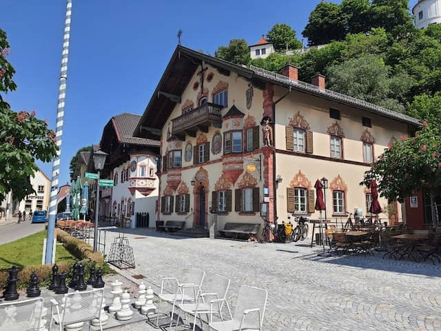 Neubeuern Dorfplatz - Image 1