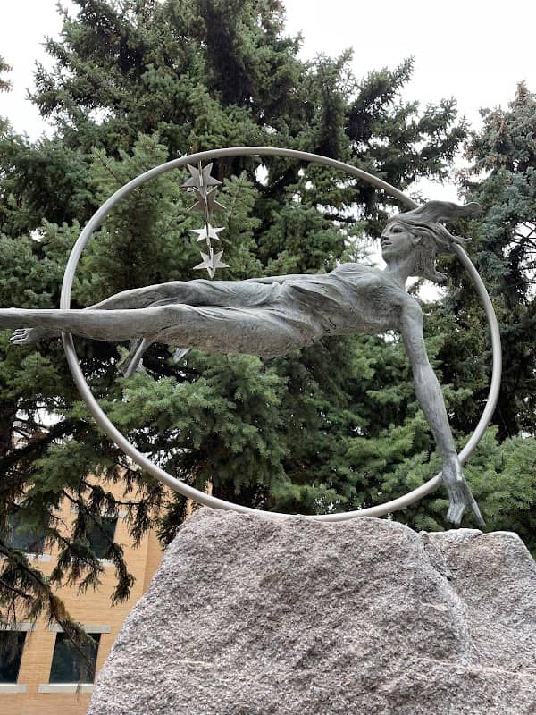 Star Maker bronze sculpture - Image 3
