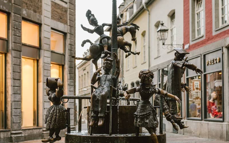 Puppenbrunnen, Aachen - Bonifatius Stirnberg (1975) - Image 2