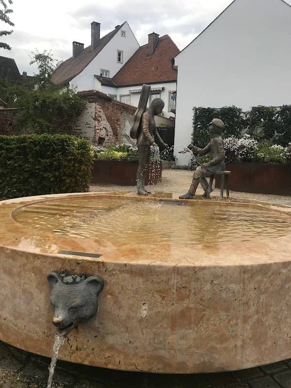 Schuster-Musikerbrunnen - Image 1