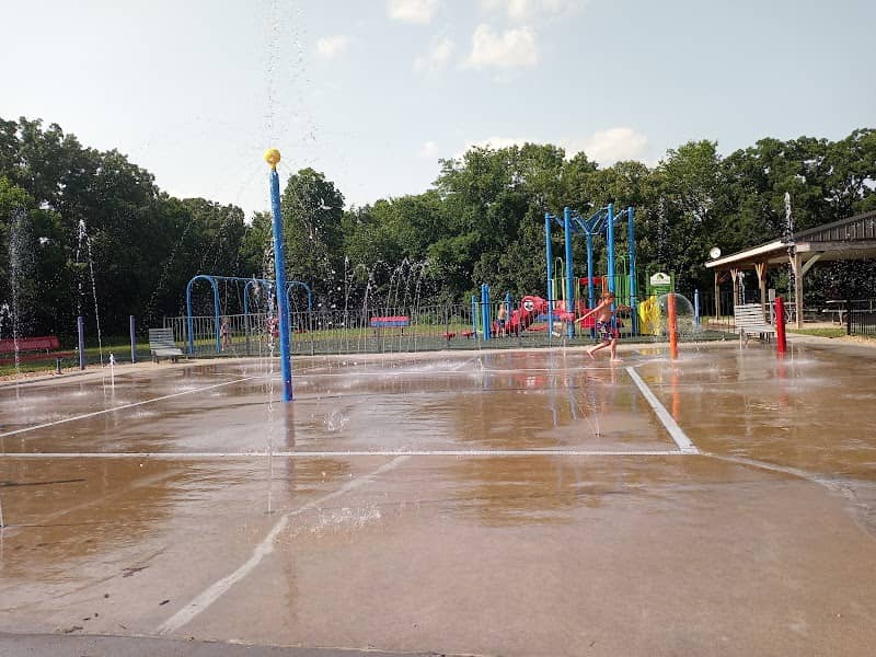 Evergreen Park - St. Clair SPRAY PARK - Image 2