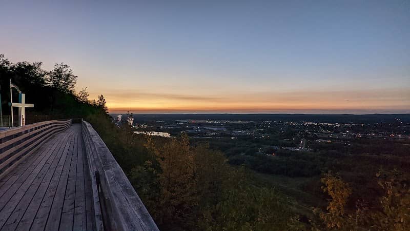Mount McKay Scenic Lookout - Image 1