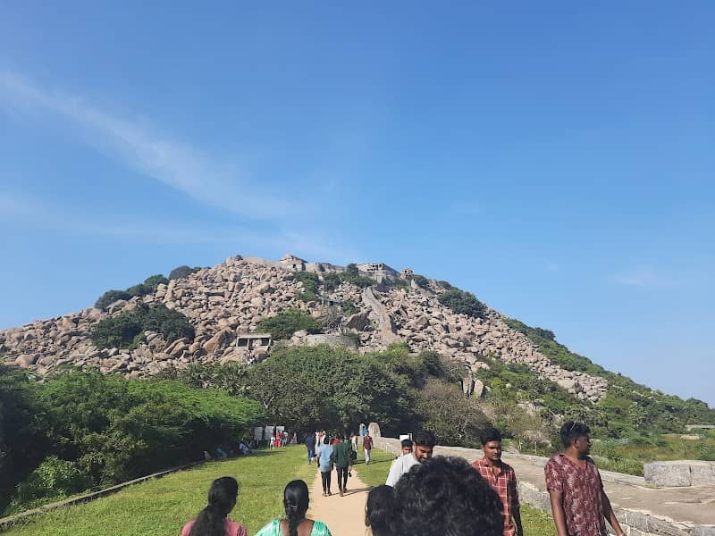 Gingee Fort way view point - Image 1