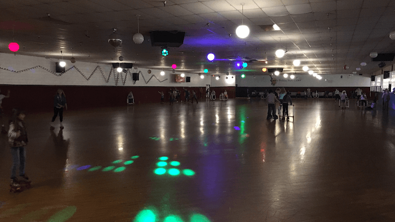Holiday Skating Center - Image 1