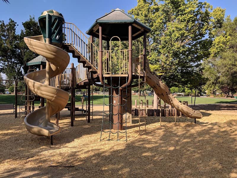 El Quito Park - Image 1